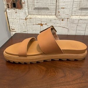 Sorel slides in excellent condition! Worn once.